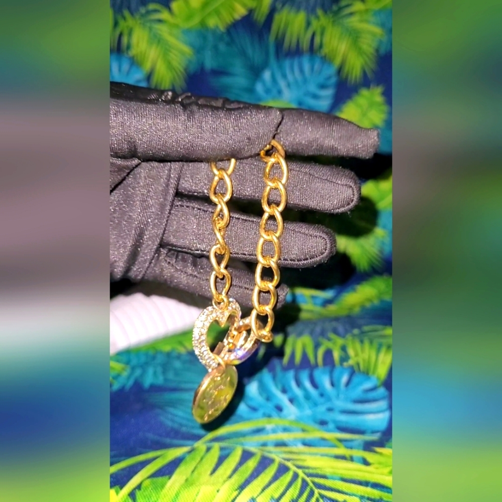 JUICY COUTURE VINTAGE "LADY LUCK" BRACELET -LADY JUICY GOLD TONE CRYSTAL CHARM - Picture 8 of 10